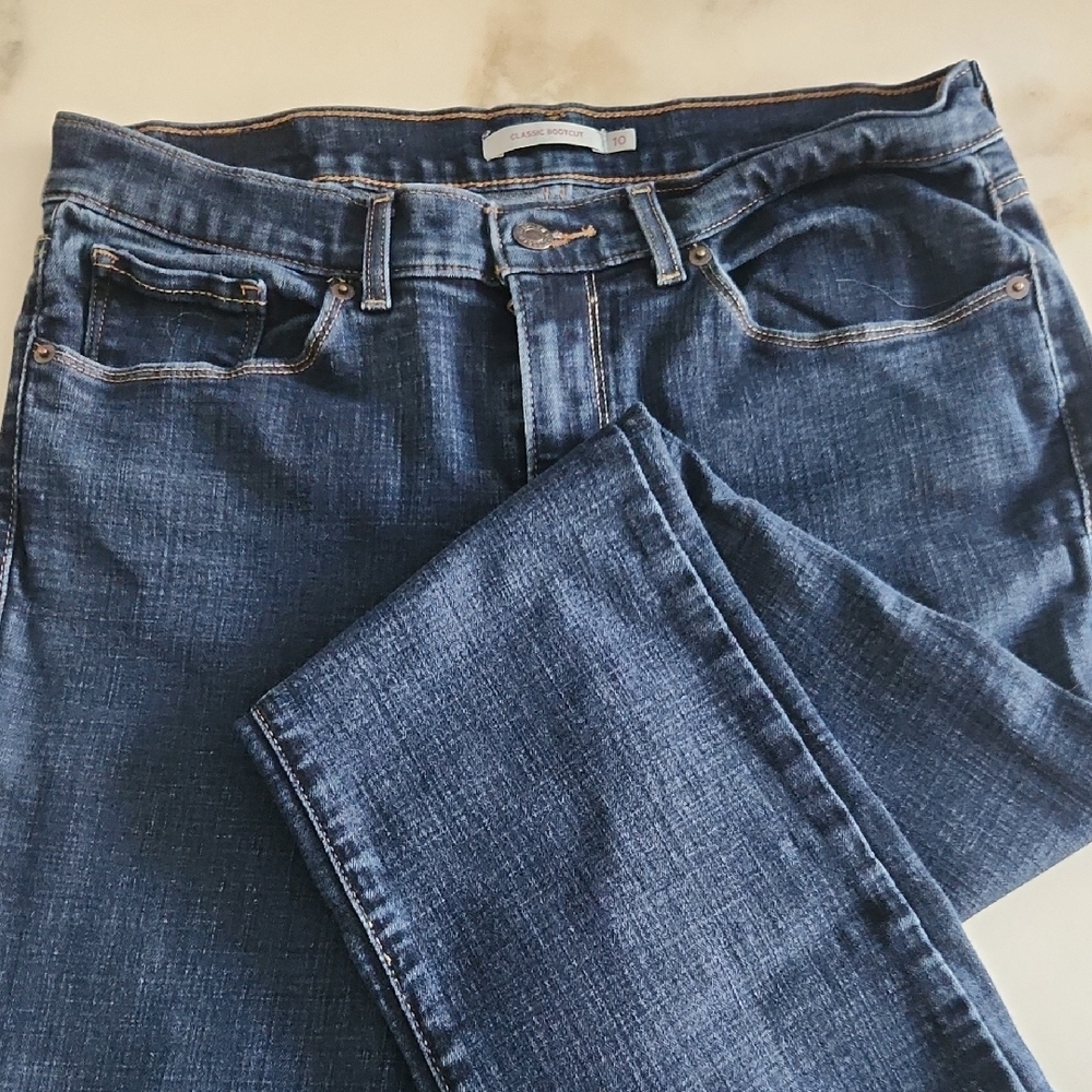 Levi's Classic Blue Women's Bootcut Jeans In Size 10